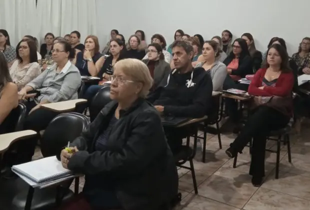 Profissionais da educação municipal participam de formação sobre autismo