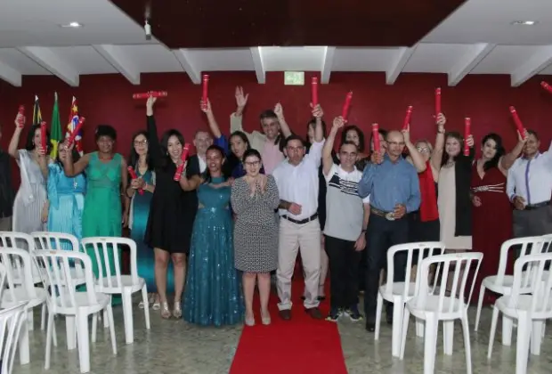 Prefeitura de Jaguariúna forma alunos do CEJA
