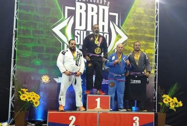 Atletas de Jaguariúna conquistam medalhas no Campeonato Brasileiro de Jiu Jitsu
