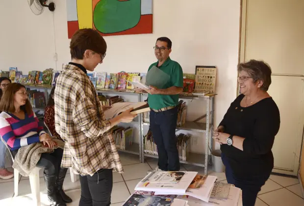 Biblioteca premia vencedores do Concurso de Redação do Dia dos Namorados