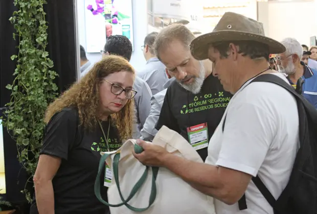 Meio Ambiente leve informações sobre uso do solo a participantes da Hortitec