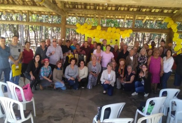 Confraternização de Dia dos Pais reúne cerca de 60 idosos no Centro Dia