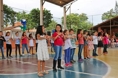 Creches e escolas municipais abrem as portas às famílias com programação especial