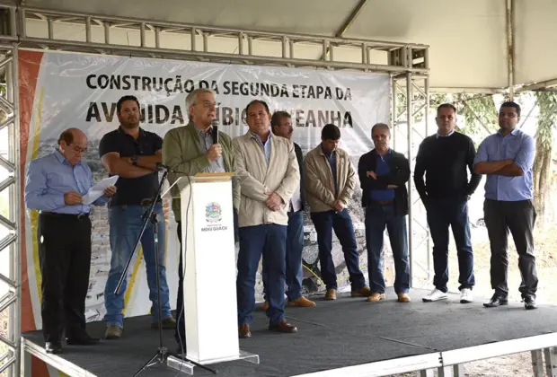 Prefeito assina ordem de serviço que autoriza início da construção de avenida para implantação do corredor de ônibus