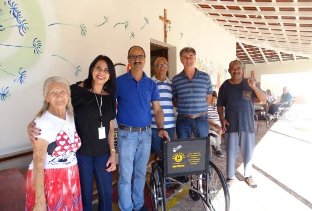 Em Pedreira, o Lar do Velhos foi a Entidade escolhida Campanha Ecolacre entrega novas cadeiras de rodas