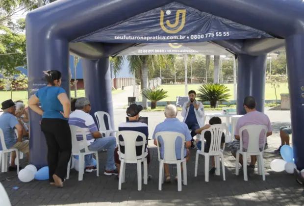 SECRETARIA DE SAÚDE FAZ PALESTRA SOBRE NOVEMBRO AZUL NO BAIRRO ROSEIRA DE BAIXO