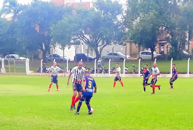 Futebol Quarentão tem seus semifinalistas definidos