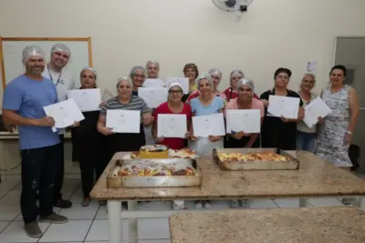 Fundo Social de Jaguariúna entrega certificados a participantes do curso Preparo de Pães Caseiros