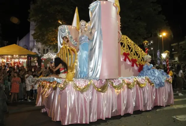 Praça Umbelina Bueno será palco da segunda Parada de Natal neste sábado (21/12), a partir das 19h