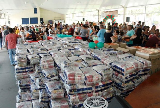 Prefeitura de Jaguariúna entrega 500 Kits de Natal a famílias em situação de vulnerabilidade econômica