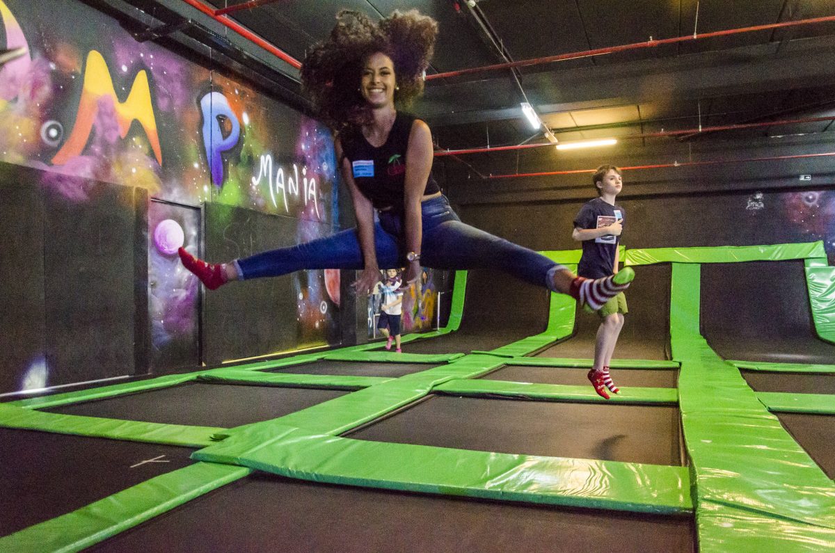 Maior parque de trampolins indoor do Brasil oferece atividades especiais  para férias ‹ O Regional