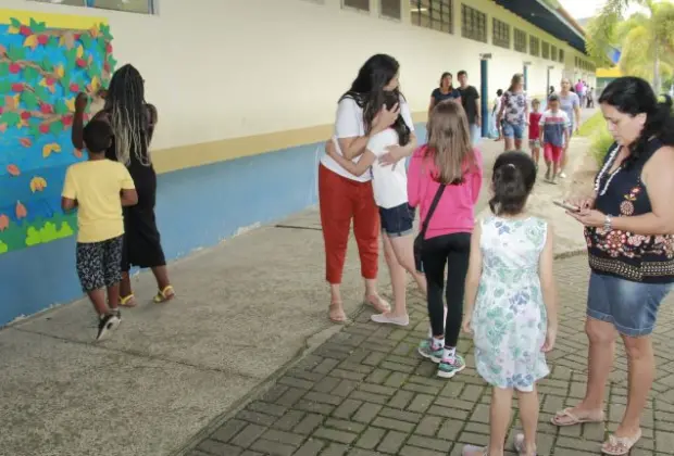 “DIA DA ESCOLA ABERTA” LEVA PAIS E ESTUDANTES VISITAM AS UNIDADES DE ENSINO DE JAGUARIÚNA