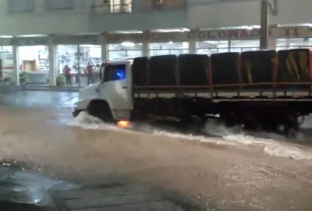 Jaguariúna entra em estado de atenção por causa da chuva