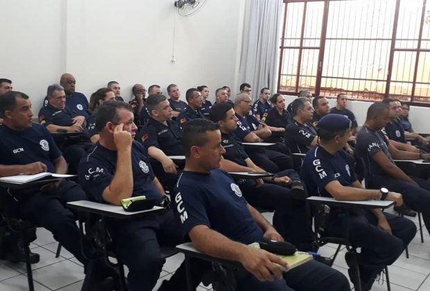 Guardas civis municipais passam por treinamento em Mogi Guaçu