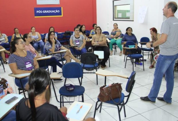 PROFESSORES DA REDE MUNICIPAL DE ENSINO DE JAGUARIÚNA FAZEM CAPACITAÇÃO