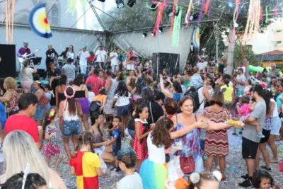 CARNAVAL DE JAGUARIÚNA TERÁ FESTA NA PRAÇA UMBELINA BUENO