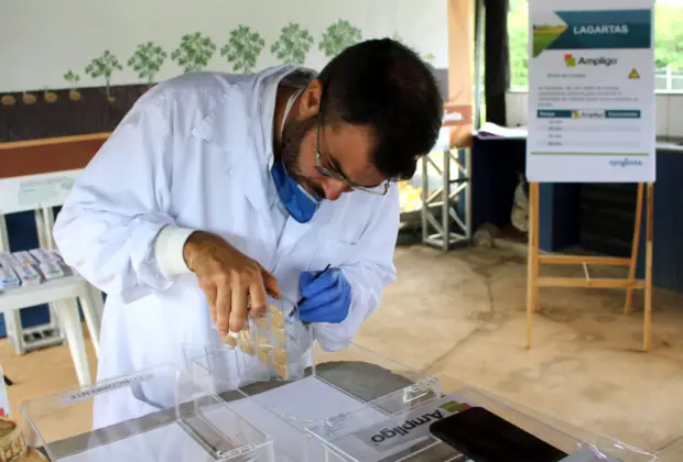 Multinacional Syngenta realiza treinamento na Fazenda-Escola da UNIFEOB