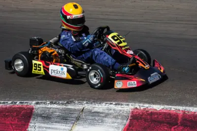 João Alécio fica em terceiro na estreia da Copa F-Racers em Paulínia