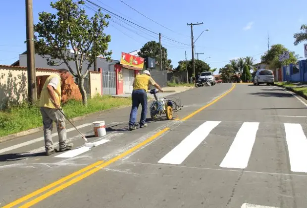 PREFEITURA REALIZA TRABALHO DE PINTURA E SINALIZAÇÃO DE SOLO NO FLORIANÓPOLIS