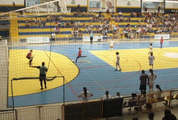 JÁ ESTÃO DEFINIDOS OS SEMIFINALISTAS DO CAMPEONATO MUNICIPAL DE FUTSAL FEMININO