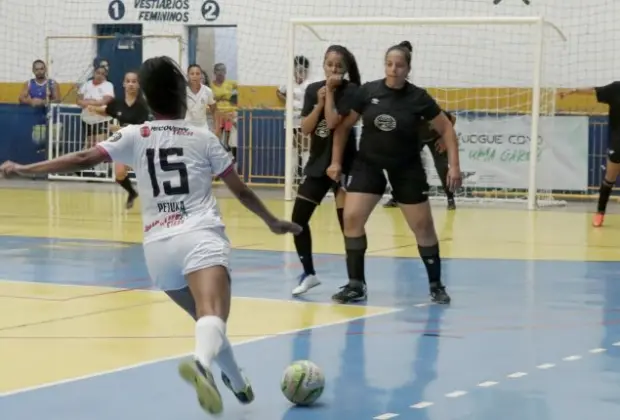 SEGUNDA RODADA DO FUTSAL FEMININO ACIRRA DISPUTA PELA CLASSIFICAÇÃO