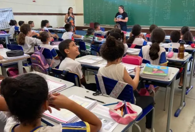 PROJETOS DE ESCOLAS MUNICIPAIS DE JAGUARIÚNA SÃO FINALISTAS EM COMPETIÇÃO NACIONAL