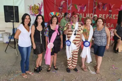IDOSOS DE JAGUARIÚNA ENTRAM NA FOLIA NO BAILE DE CARNAVAL DA PREFEITURA