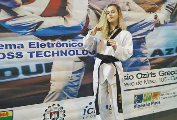 COM APOIO DA “FRANCO MONTORO”, ANA LAURA CONQUISTA OURO NO PAULISTA DE TAEKWONDO DE FAIXAS PRETAS