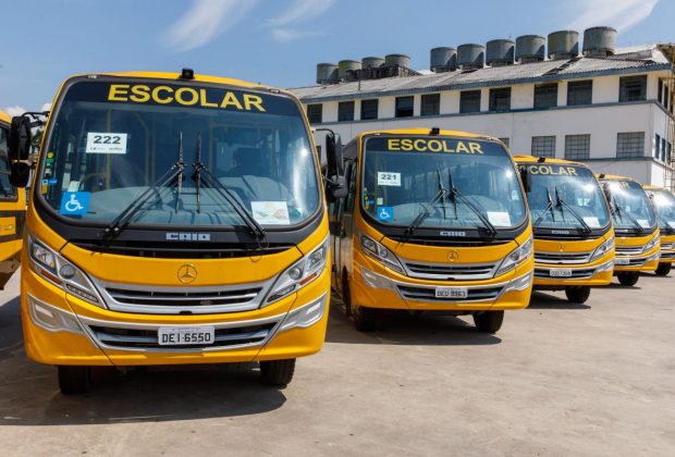 OR – Prefeitura de Itapira recebe novo ônibus para transporte de alunos