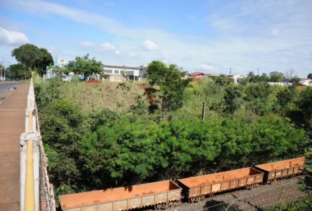 Canteiro de obras começa a ser preparado na Avenida Emília Marchi Martini