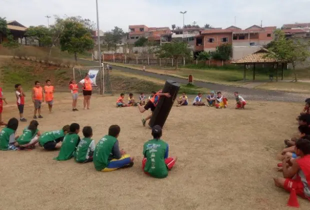 PREFEITURA LEVA AULAS DE RUGBY PARA O PARQUE SERRA DOURADA