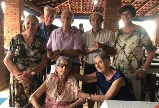 Familiares e amigos comemoram o centenário de dona Dirce Ciluzzo