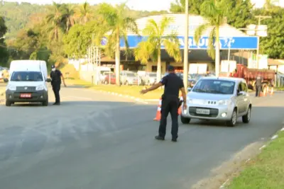 Barreira sanitária para motoristas no bairro Cruzeiro do Sul em Jaguariuna