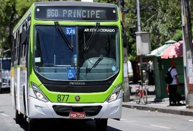 “Empresas de ônibus poderão entrar em colapso”, diz deputado