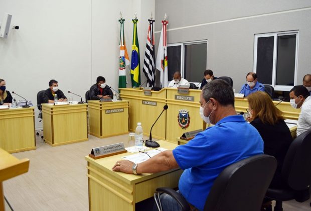Câmara realiza primeira votação sobre a revisão da contribuição previdenciária dos funiconários públicos