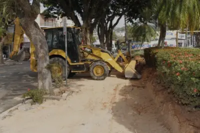 Prefeitura de Jaguariúna faz obra de melhoria em calçamento da praça Umbelina Bueno