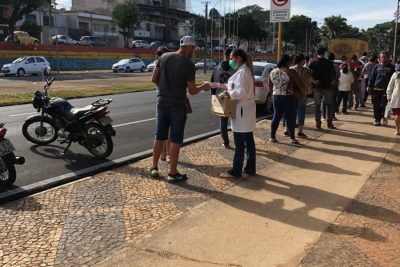 Vigilância Sanitária orienta e distribui máscaras em Mogi Guaçu