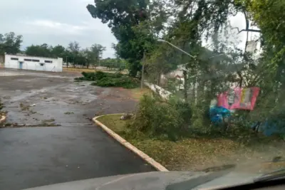 Arthur Nogueira sofre com o temporal dessa madrugada com ventos de até 130 km/h