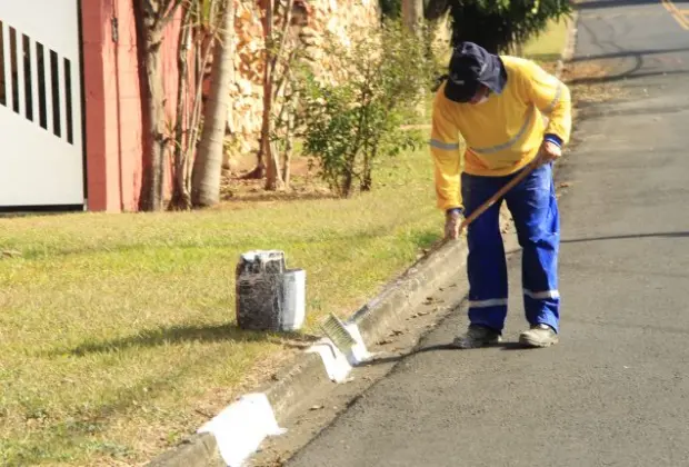 Bairro Santa Cruz de Jaguariúna recebe serviços de limpeza e manutenção