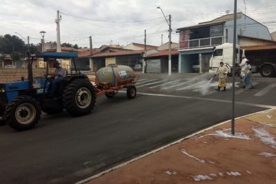 Sanitização ocorreram em bairros de Amparo, neste sábado
