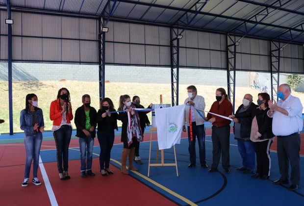 Nova quadra poliesportiva de escola do Istor Luppi é inaugurada