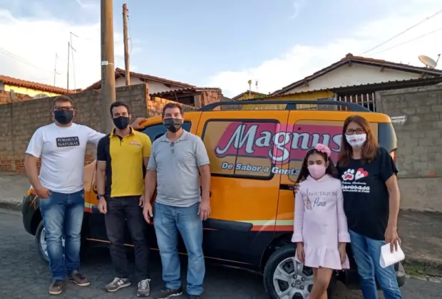 Posse recebe doação de 500kg de ração da empresa Adimax