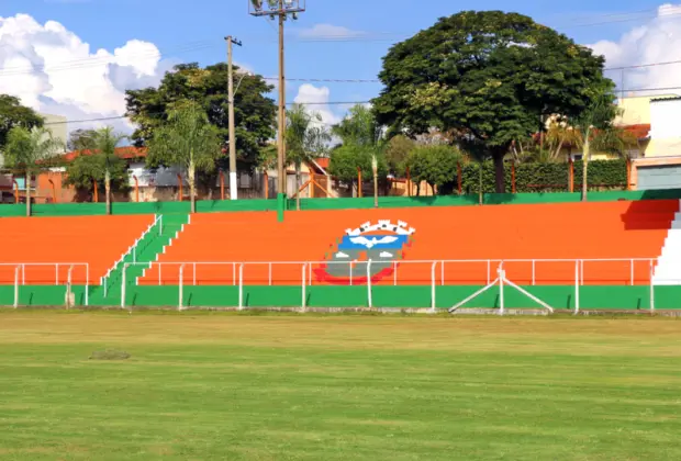 Holambra entrega reforma do Estádio Municipal Zeno Capato