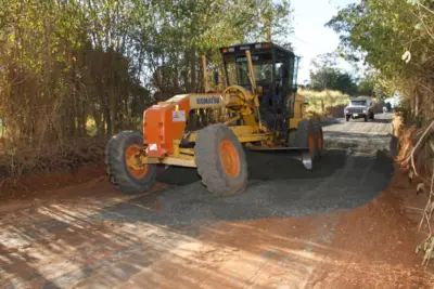 Prefeitura conclui pavimentação asfáltica da estrada Amadeu Bruno