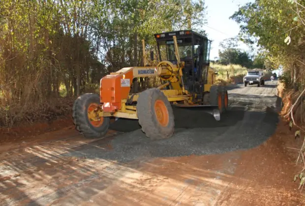 Prefeitura conclui pavimentação asfáltica da estrada Amadeu Bruno