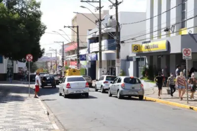 Fiscalização resulta em mais de 700 notificações no comércio; munícipes são multados por não usarem máscaras