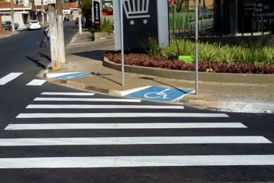 Renovação de sinalização de trânsito alcança avenida Santo Antônio