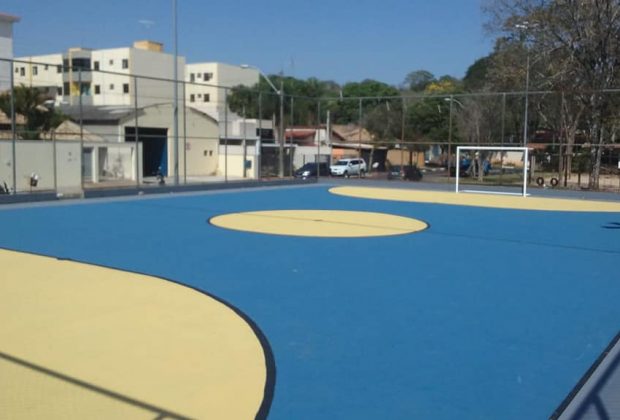 Prefeitura de Jaguariuna conclui pintura da quadra de esportes do bairro Santa Cruz