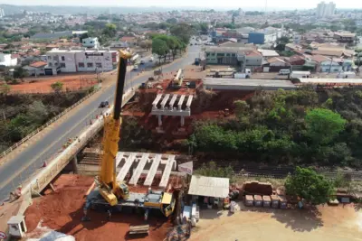 Vigas de novo viaduto na Avenida Emília Marchi Martini começam a ser colocadas | Mogi Guaçu