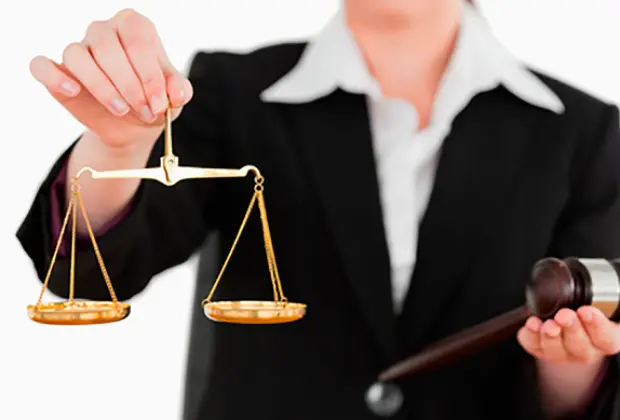 Os desafios das mulheres (na advocacia): como se diferenciar no mercado de trabalho? – dra. Lisiane Schmidel